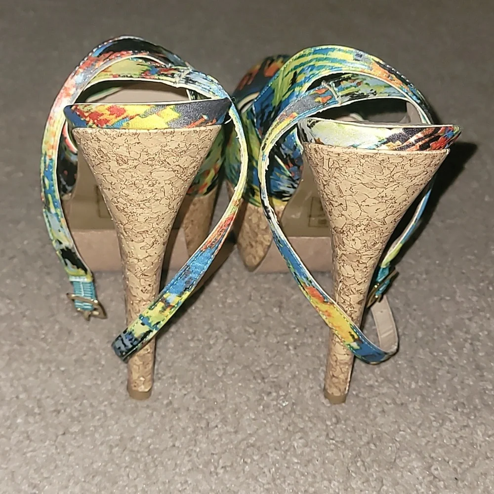 Multi Color platform pumps - Picture 3 of 4